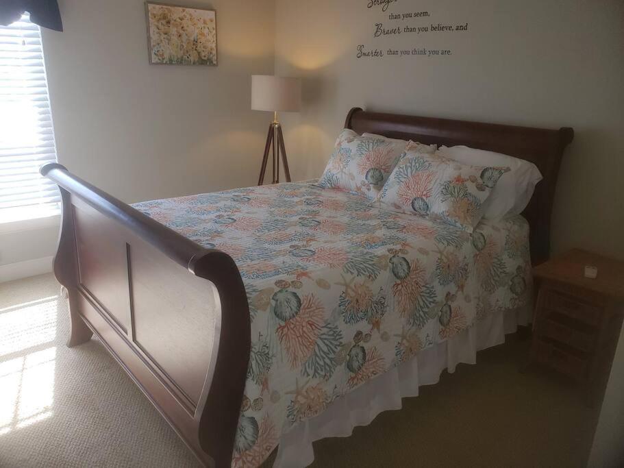 4Br Private Dock, Warm Spring Canal, Kayaks, Canoe Hudson Luaran gambar